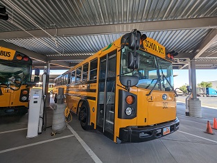 Case study thumbnail for Electric School Buses Bring Air Quality Benefits to Utah